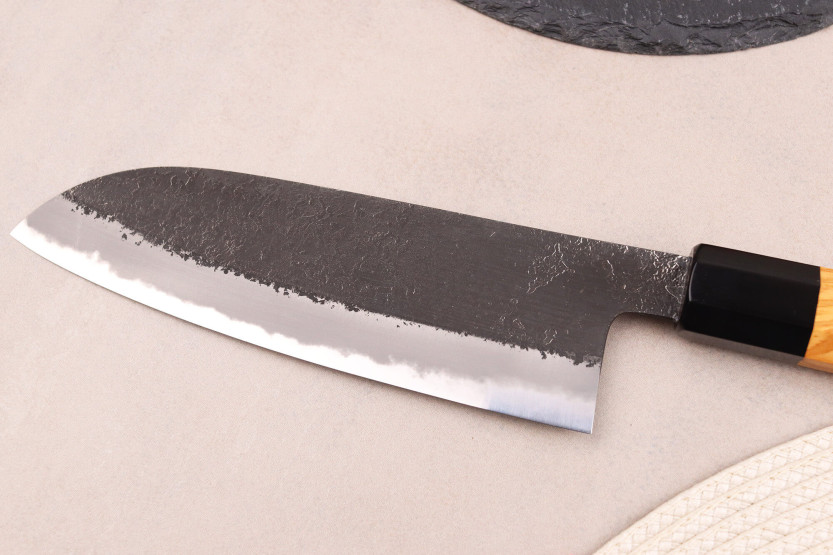 faca santoku 16,5cm japonesa artesanal Hinoura Mutsumi Ajikataya Preto Nashiji