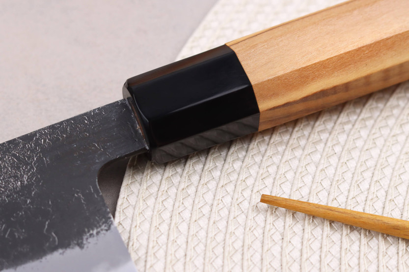 Koksmes kiritsuke 21cm japans handgemaakt Hinoura Mutsumi Ajikataya zwart Nashiji