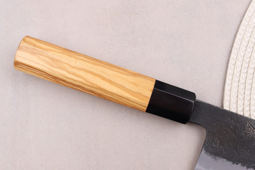 Faca de cozinha japonesa artesanal kiritsuke 21cm Hinoura Mutsumi Ajikataya Preto Nashiji
