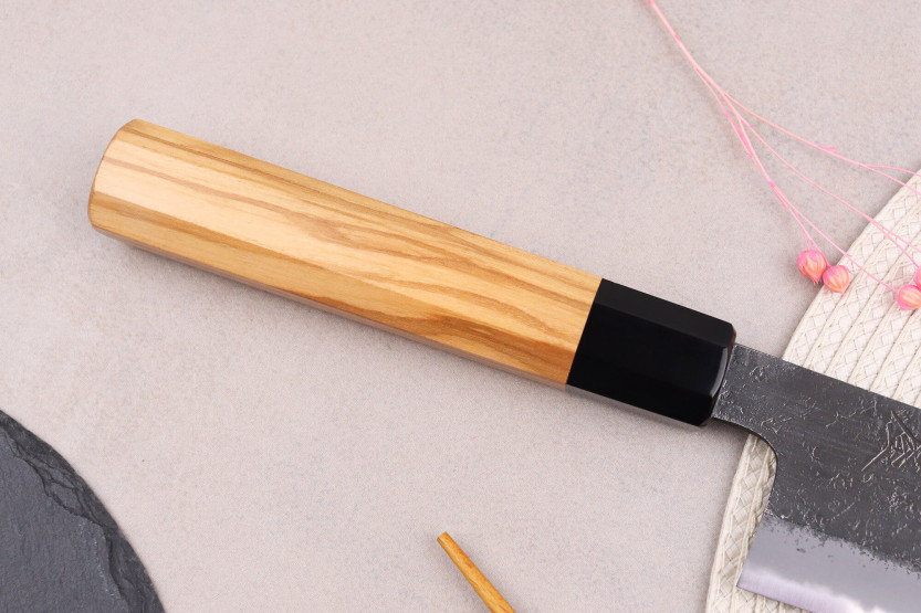 Kokki ' s veitsi kiritsuke 24cm japanilainen käsintehty Hinoura Mutsumi Ajikataya Musta Nashiji
