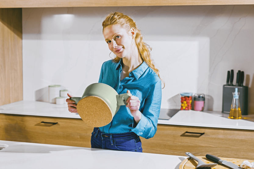Berghoff Leo Balance magnetic trivet in cork and silicone
