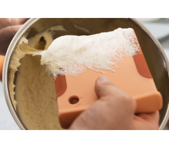 Raspador flexível Berghoff Leo em nylon reforçado com fibra de vidro e silicone laranja 2