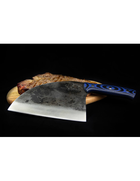 Faca sérvia Samura Mad Bull de 18 cm com cabos em G10 e carbono azuis e pretos