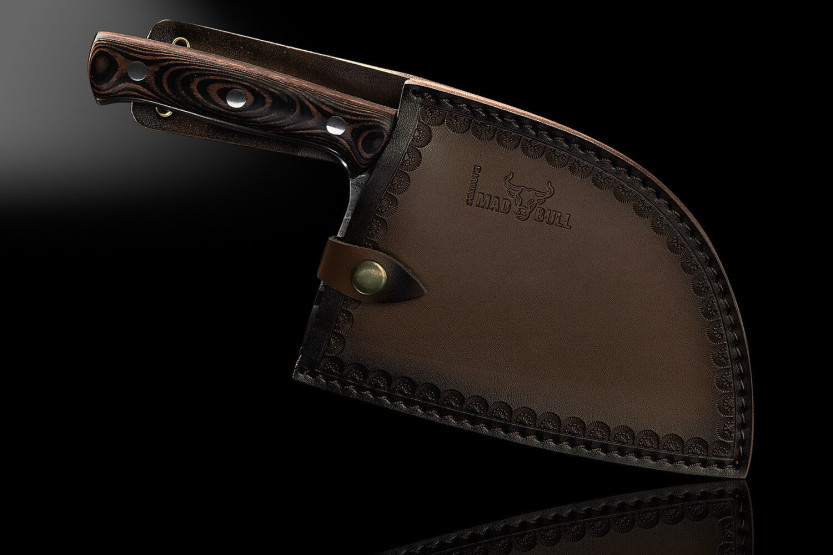 Cuchillo serbio Samura Mad Bull 18cm con mango de G10 rojo y blanco y carbono