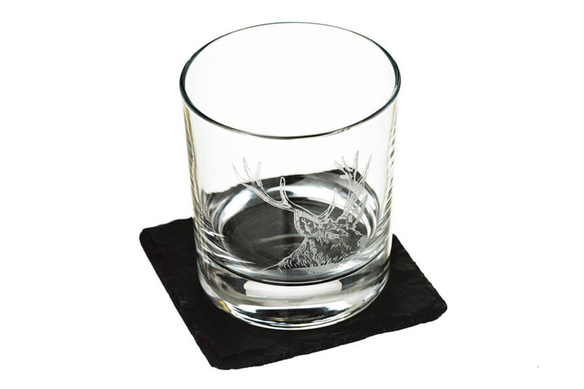 Vaso de whisky con posavasos Selbrae House - Motivo ciervo