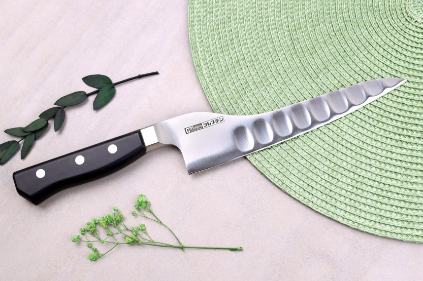 Japanisches Universalmesser mit mit Kullen und gebogenem Rücken Glestain K Series 18cm