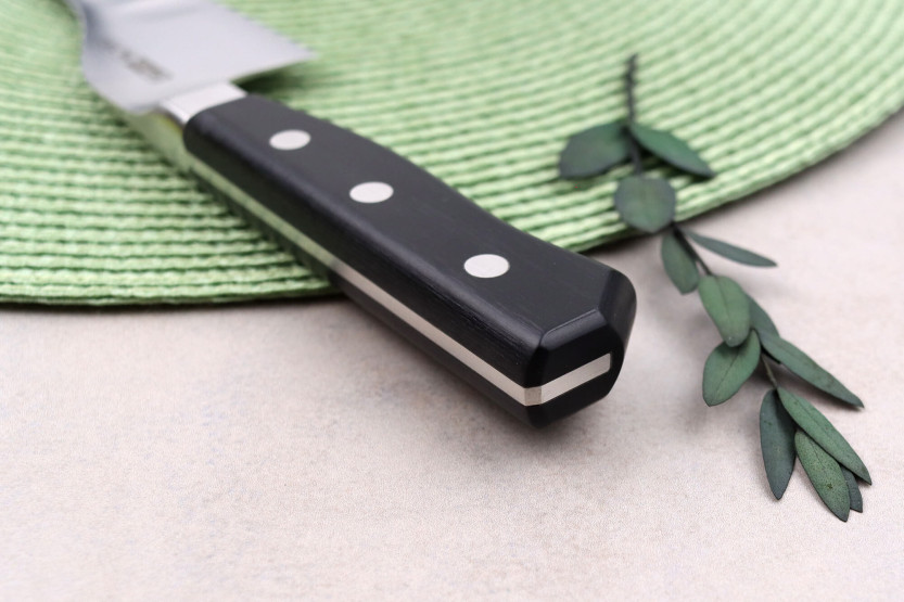 Glestain K Series 18 cm japansk universalkniv med grantonskær, buet ryg