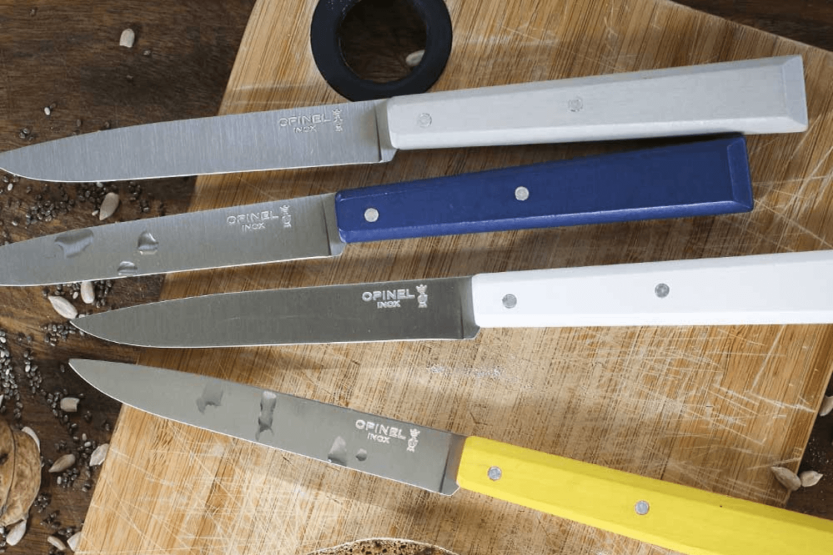 Caixa de 4 facas de mesa Opinel Bon Appétit Céleste n°125 11cm lâminas em aço inoxidável cabos em chifre de boi
