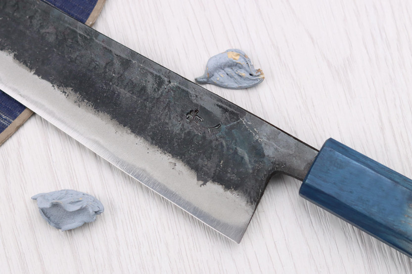 21 cm Yoshihiro Rugged Black håndlavet japansk kokkekniv