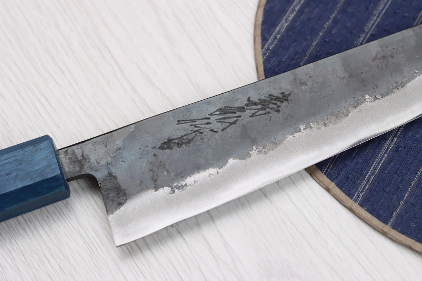 Faca de chef japonesa Yoshihiro Rugged Black de 21 cm feita à mão