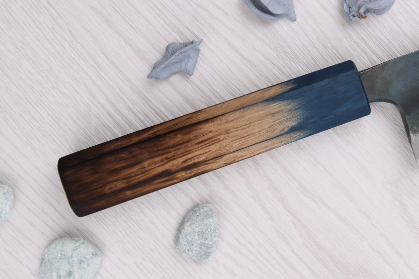 16,5cm japanilainen santoku-veitsi Yoshihiro Rugged Musta
