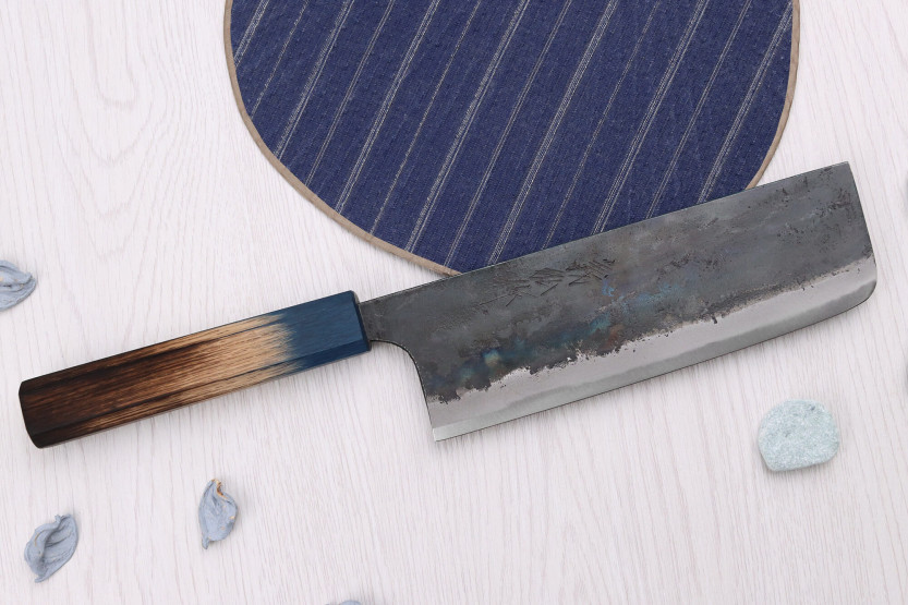 faca nakiri japonesa de 16,5 cm Yoshihiro Rugged Black feita à mão