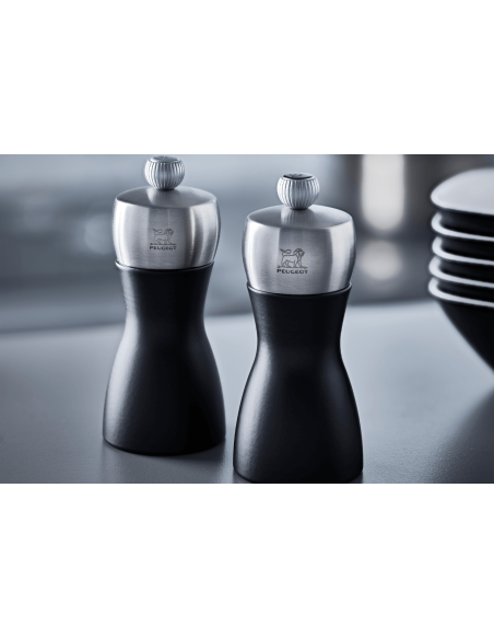 Peugeot Fidji Duo-Set aus Pfeffer- und Trockensalzmühlen aus Buchenholz und schwarzem Edelstahl