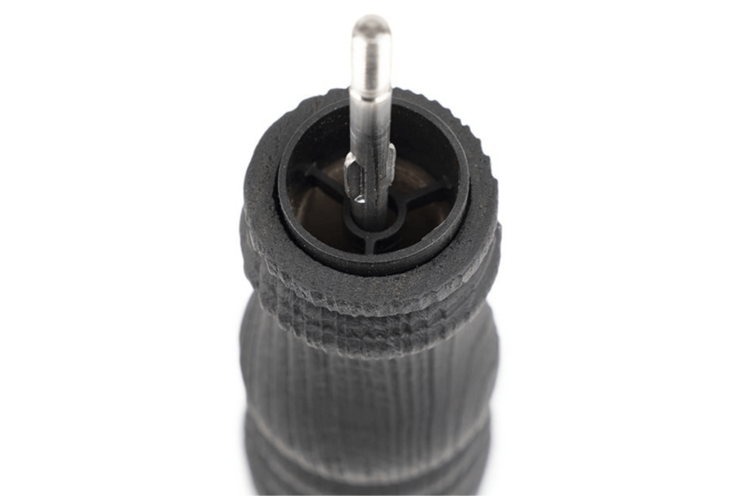 Molinillo de pimienta manual Peugeot Paris Nature Black de madera de haya recuperada negra
