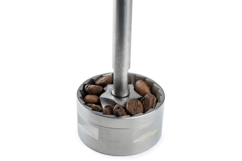 Peugeot Antieke handmatige koffiemolen in verweerd beuken 21cm