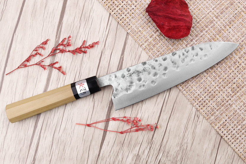 Fujiwara Maboroshi 18cm japansk handgjord kockkniv magnolia handtag
