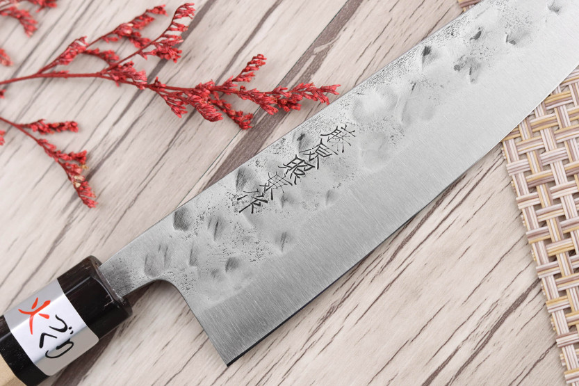 Fujiwara Maboroshi 15 cm håndlaget japansk universalkniv med magnoliahåndtak