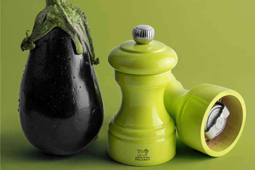 Moinho de sal seco manual Peugeot Bistro em madeira lacada a pistácio 10cm