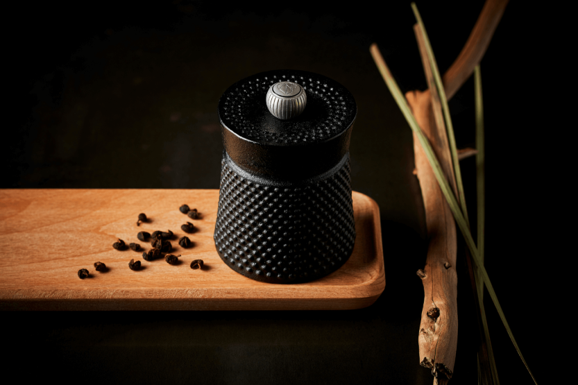Peugeot Bali Fonte manuelle Pfeffermühle aus Gusseisen schwarz 8cm