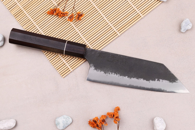Naoki Mazaki WS2 Black Nashiji 16,5 cm japansk håndlaget bunka-kniv