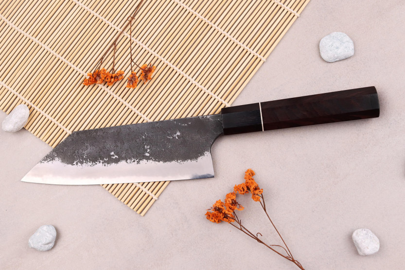 Naoki Mazaki WS2 Black Nashiji 16,5 cm japansk håndlaget bunka-kniv