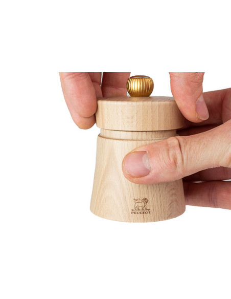 Molinillo de sal manual Peugeot Baya en madera de haya 8cm