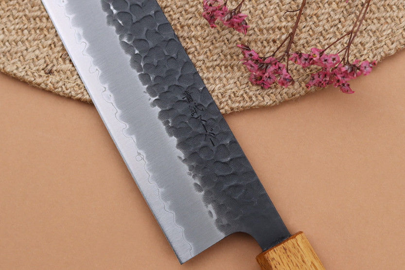 24 cm håndlaget japansk Kiritsuke-kniv Yuzo Black AS brent eik