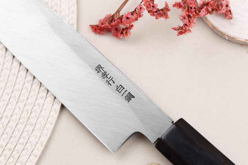 Sakai Takayuki Byakko 33cm Cuchillo yanagiba japonés hecho a mano Cuchillo yanagiba mango de ébano + funda