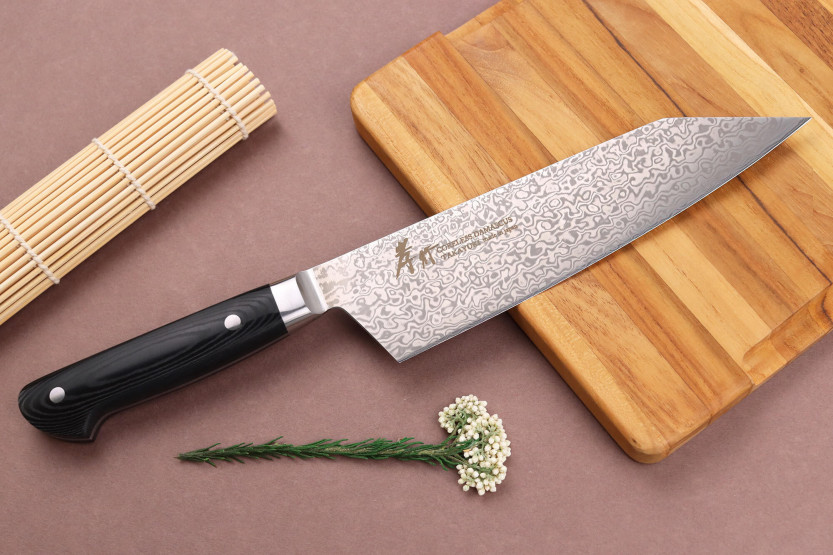 Couteau kengata 19cm Japanse Sakai Takayuki Kernloos Damascus