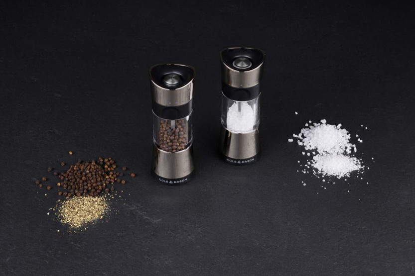 Cole & Mason Horsham salt- og peberkværnsæt i akryl og rustfrit stål 15,4 cm