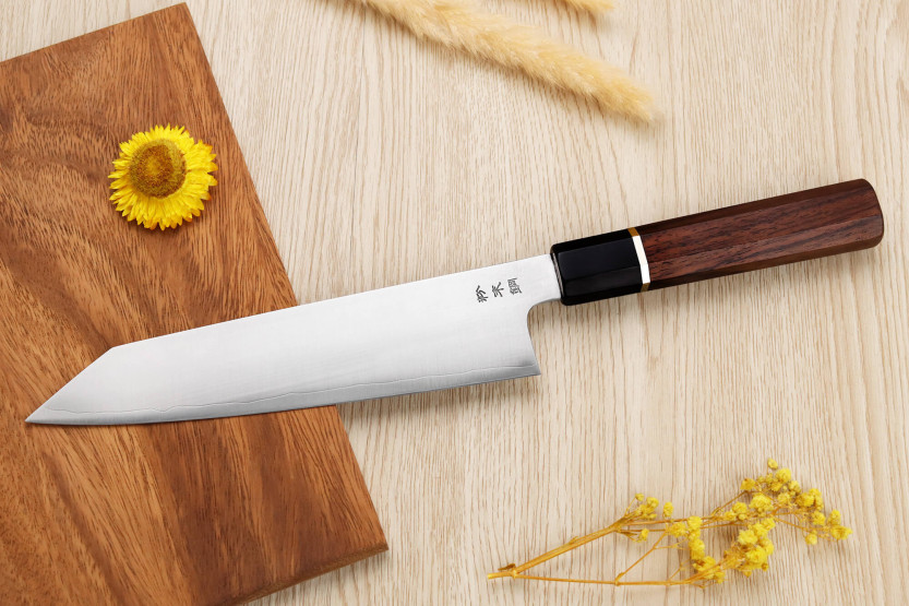 Faca de chef japonesa kiritsuke Sukenari SG2 San Maï de 21 cm, feita à mão, com cabo em pau-rosa