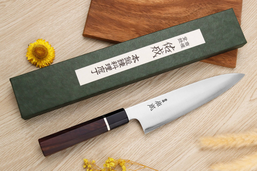 Cuchillo de cocinero japonés Sukenari SG2 San Maï de 21 cm hecho a mano con mango de palisandro