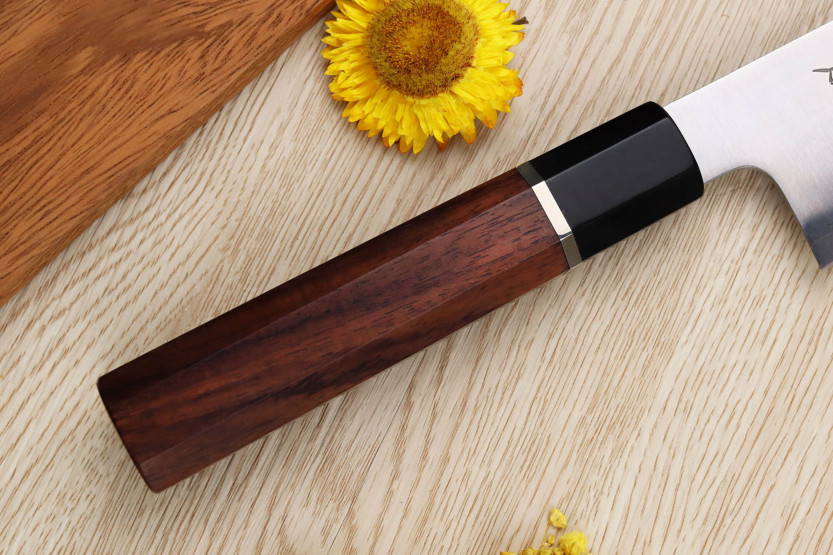 21cm Sukenari SG2 San Maï handgjord japansk kockkniv med rosenträhandtag