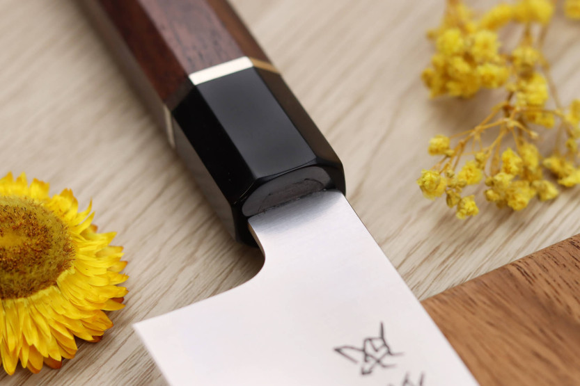 Cuchillo de cocinero japonés Sukenari SG2 San Maï de 21 cm hecho a mano con mango de palisandro