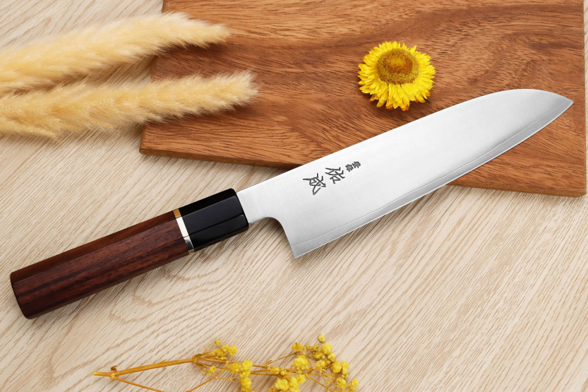 19,5 cm Sukenari SG2 San Maï japansk santokukniv med håndtak i rosentre