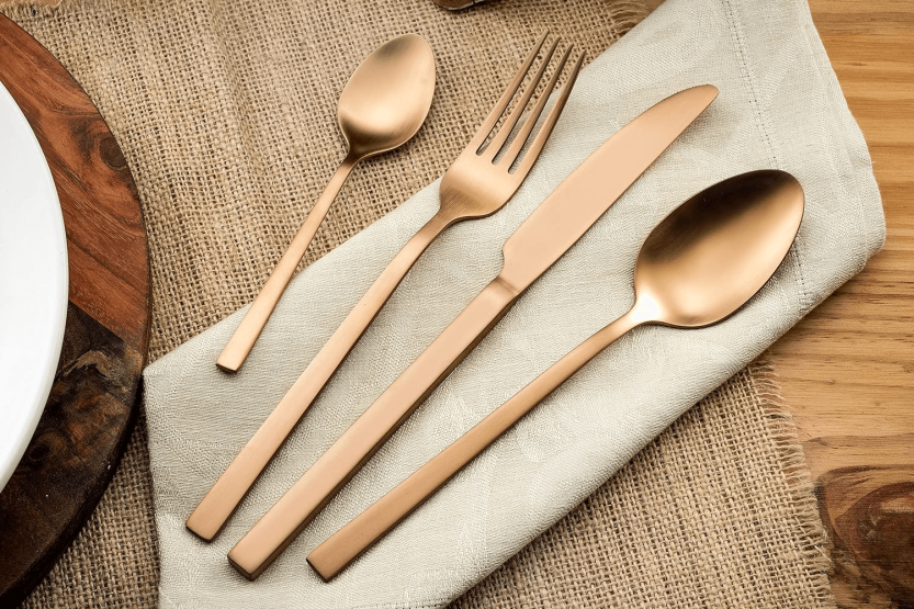 besteckset  16 Tafelbesteck Amefa Square aus Edelstahl 18/0 - Kupfer-Finish