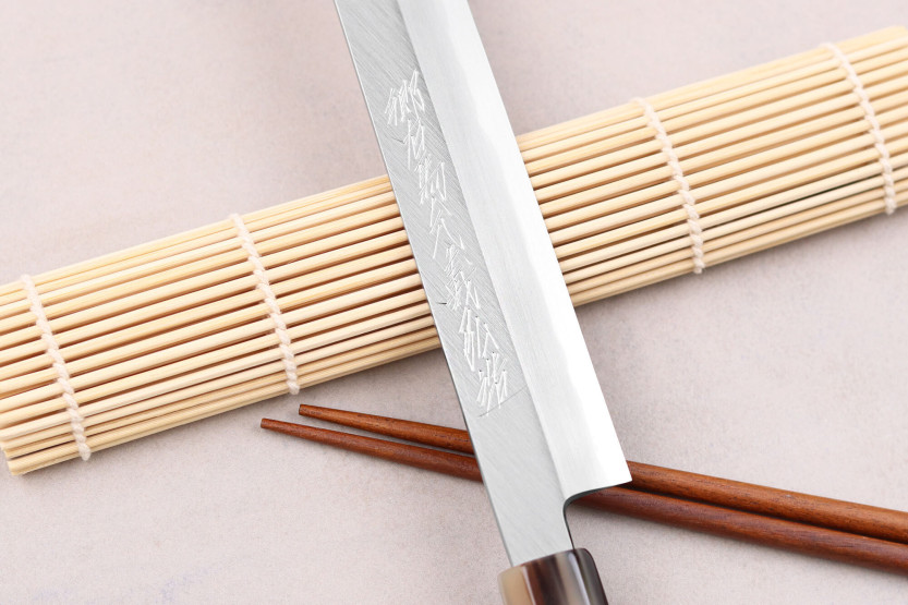 Couteau sakimaru takohiki japonais artisanal Yoshihiro Hongasumi Hvid 2 stål 27cm