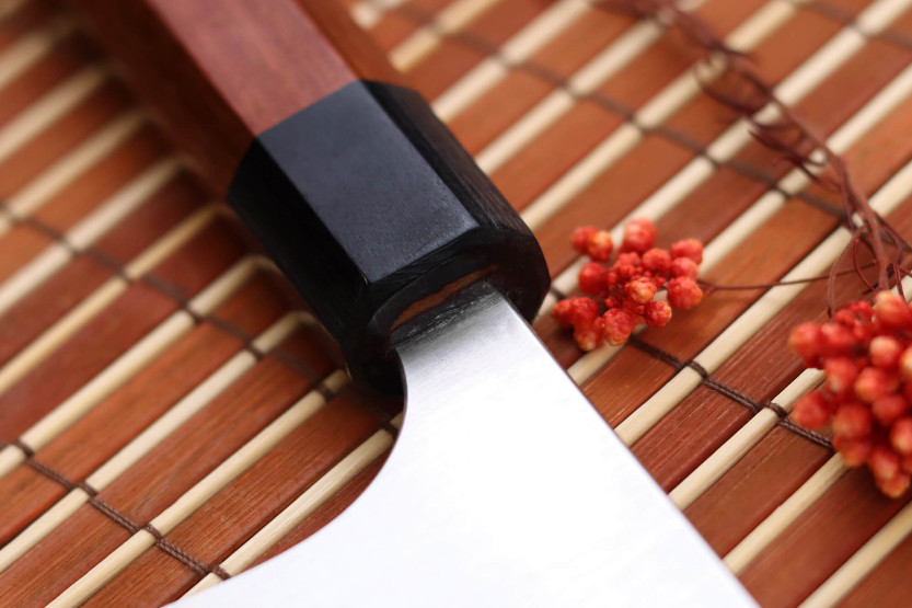 Faca de chef japonesa kiritsuke Shibata Koutetsu 21cm feita à mão