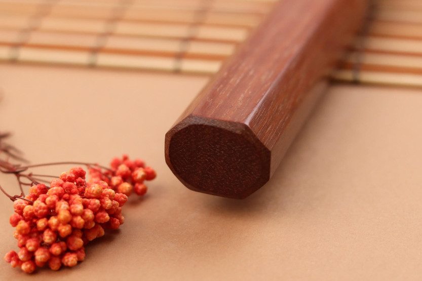 Faca de chef japonesa kiritsuke Shibata Koutetsu 21cm feita à mão
