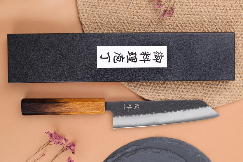 Yuzo Black AS poltettu tammi 17cm japanilainen käsintehty bunka veitsi