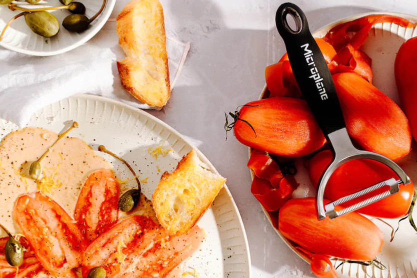 Microplane peeler stainless steel serrated blade