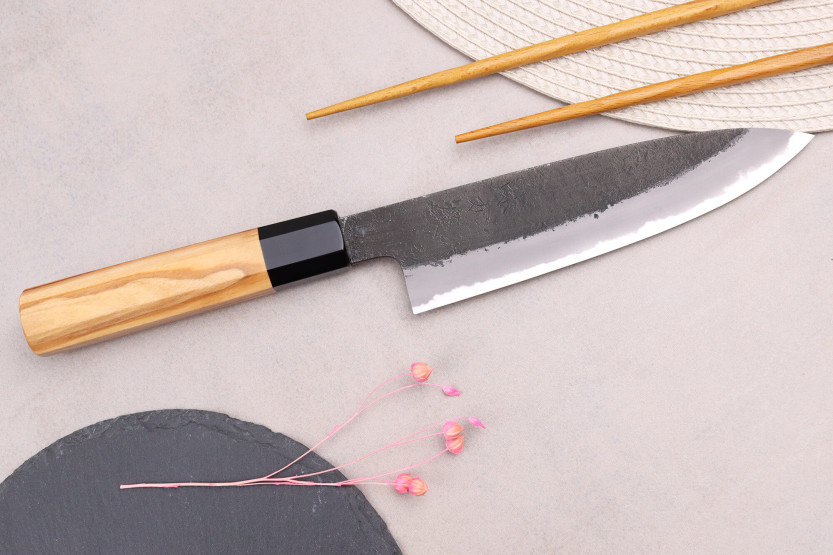 Couteau universel 15cm Japonês artesanal Hinoura Mutsumi Ajikataya Preto Nashiji