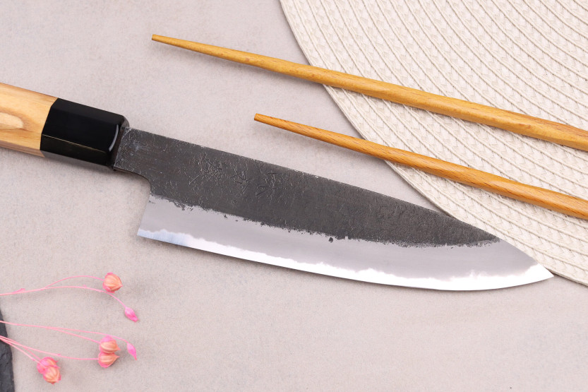 Couteau universel 15cm Japonese artisanal Hinoura Mutsumi Ajikataya Musta Nashiji