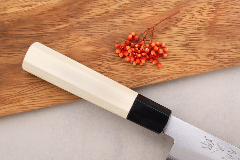 Momotaro Ginsan 12 cm håndlavet japansk kiritsuke universalkniv med magnolia-håndtag
