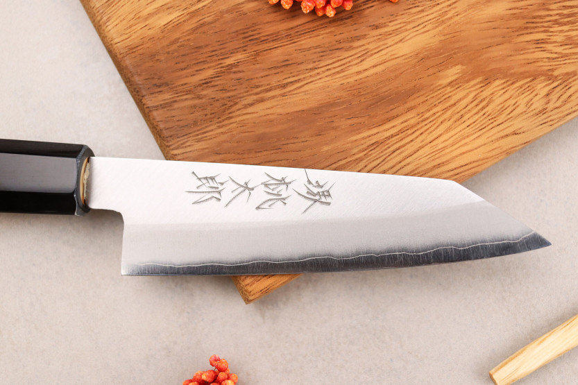 cuchillo universal japonés Momotaro Ginsan 12cm hecho a mano kiritsuke con mango de magnolia