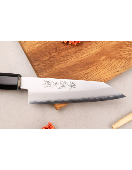 Momotaro Ginsan 12cm handgemaakt japans kiritsuke Universeel mes met magnolia handvat
