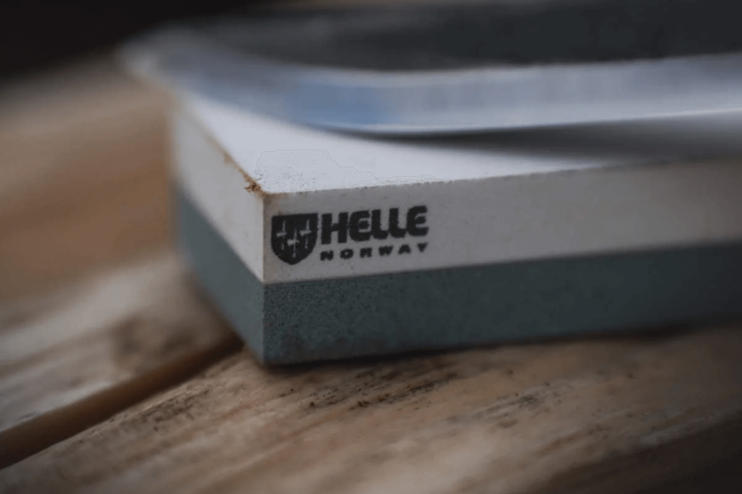 Helle H300301 dubbelzijdige wetsteen korrel 320/500 maat S met leren etui