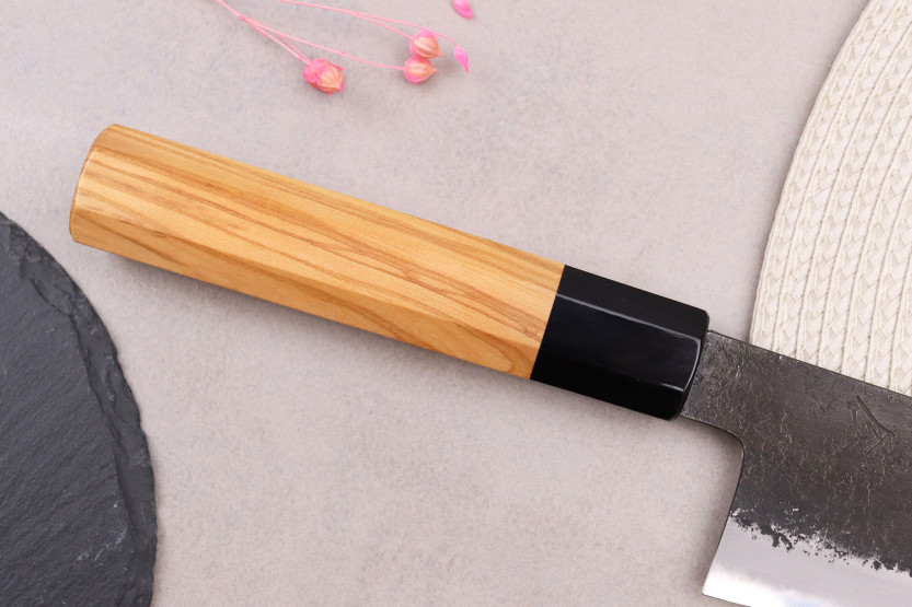 21cm Hinoura Mutsumi Ajikataya Negro Nashiji Cuchillo de cocinero japonés hecho a mano