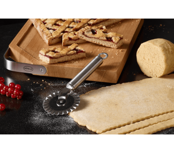 Roda de pastelaria canelada em aço inoxidável Rosle com 7 cm de diâmetro 2