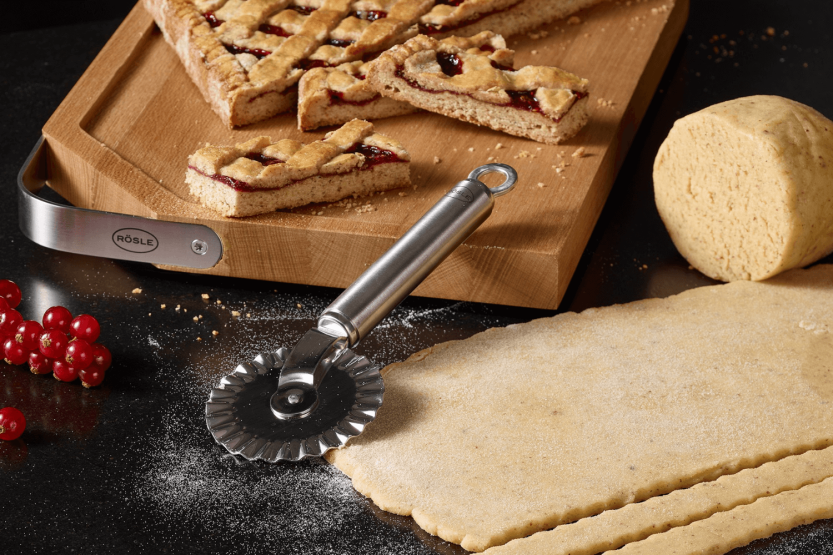Rotella per pasticceria scanalata in acciaio inox Rosle diametro 7 cm